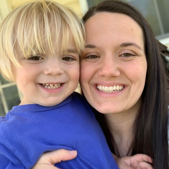 Meet the Posher, Tori - Picture 2 of 3